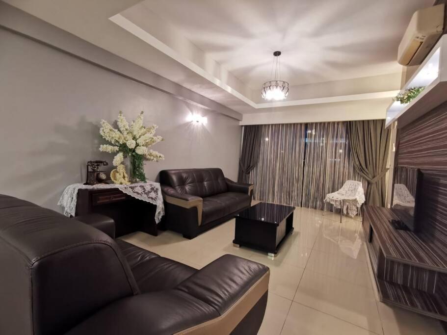 Glamorous At Kinta Riverfront Apartment Ipoh Buitenkant foto