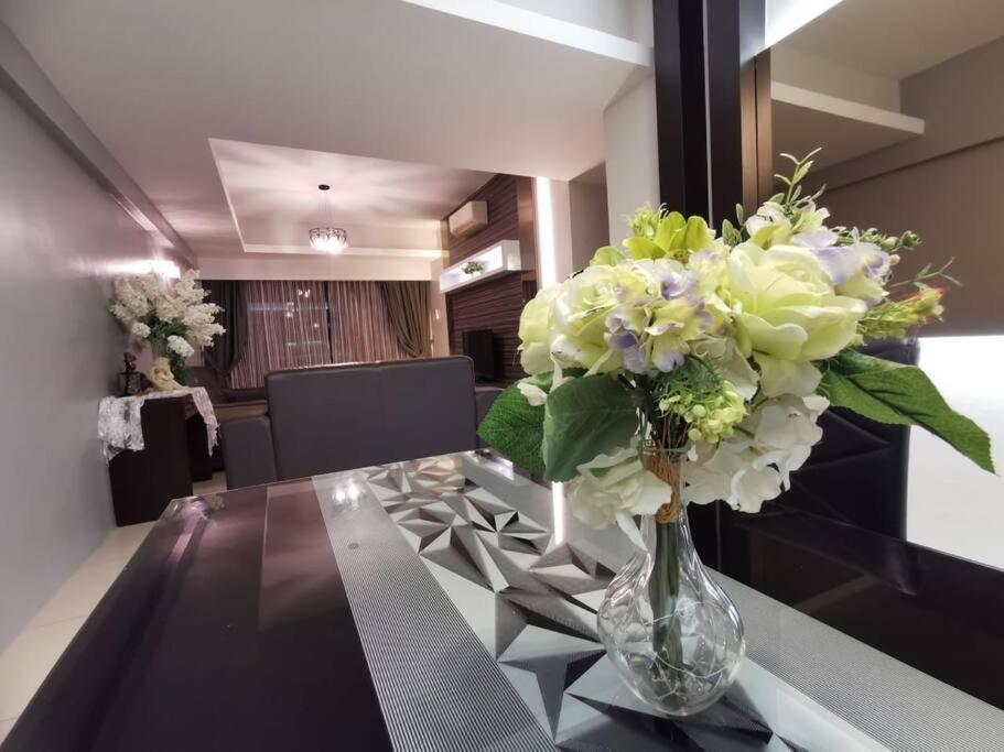 Glamorous At Kinta Riverfront Apartment Ipoh Buitenkant foto