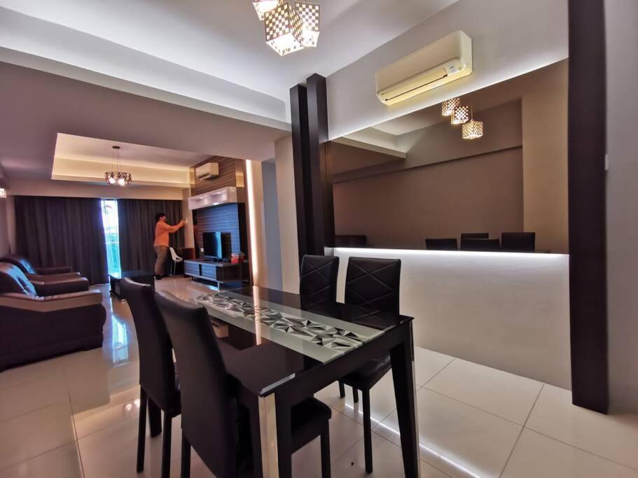 Glamorous At Kinta Riverfront Apartment Ipoh Buitenkant foto