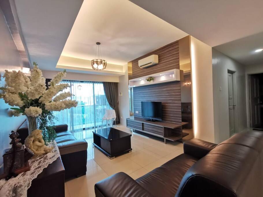 Glamorous At Kinta Riverfront Apartment Ipoh Buitenkant foto