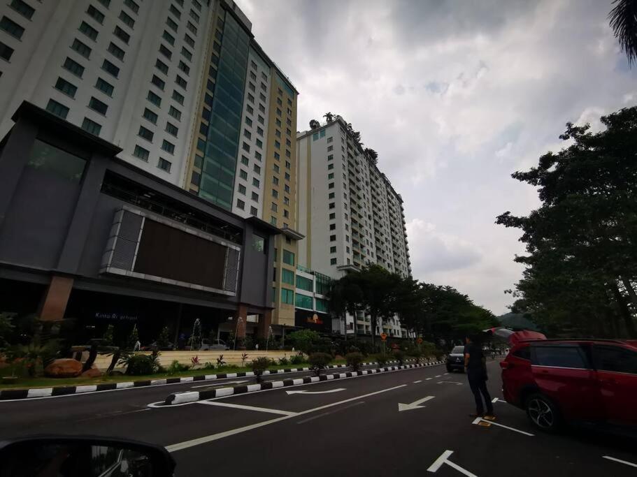 Glamorous At Kinta Riverfront Apartment Ipoh Buitenkant foto